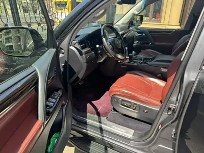 Lexus LX 2016, 120800 км, за 668000 CNY