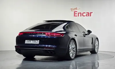 Porsche Panamera · 2018 год