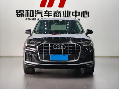 Audi Q7 2020, 60000 км, за 259600 CNY