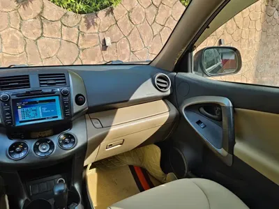 Toyota RAV4 2013, 156000 км, за 26800 CNY - фото 15