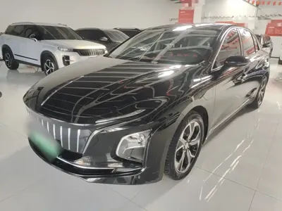 Hongqi Hongqi E-QM5 · 2023 год