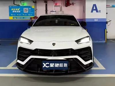 Lamborghini Urus 2020, 60000 км, за 1968000 CNY