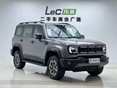 Beijing Off-Road BJ40 2025, 9000 км, за 126800 CNY