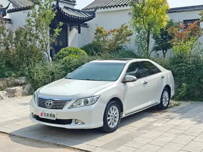 Toyota Camry · 2014 год