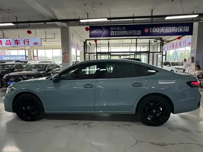 Volkswagen Passat 2025, 7000 км, за 159800 CNY