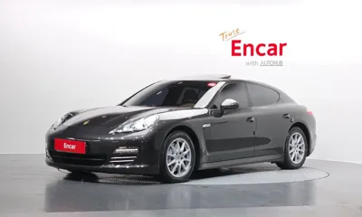Porsche Panamera · 2012 год