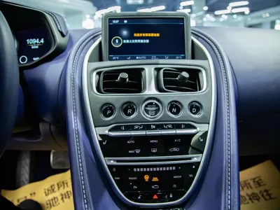 Aston Martin DB11 2019, 50000 км, за 998000 CNY - фото 6