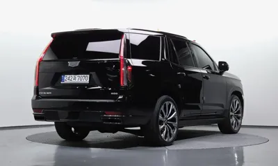 Cadillac Escalade 2023, 35132 км, за 70310000 KRW - фото 2
