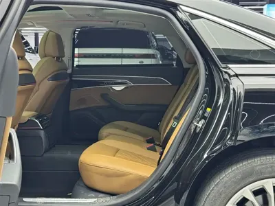 Audi A8 2021, 79900 км, за 345000 CNY - фото 7