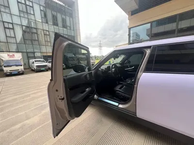 MINI Mini Clubman 2023, 34000 км, за 195799 CNY