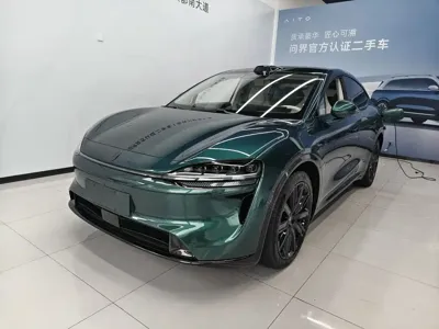 智界 Zhijie R7 · 2025 год