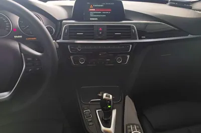 BMW 3 Series GT 2019, 123300 км, за 95402.7 CNY - фото 15