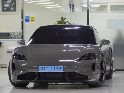 Porsche Taycan · 2025 год