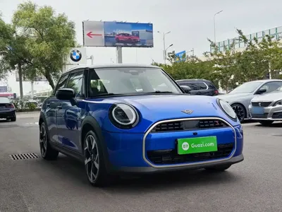 MINI MINI 2024, 7300 км, за 218100 CNY