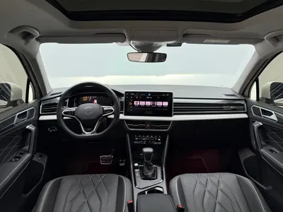 Volkswagen Tiguan L 2023, 18100 км, за 125800 CNY - фото 12