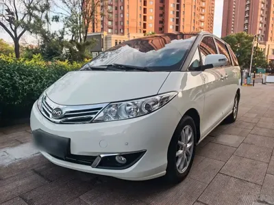 BYD M6 · 2015 год