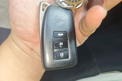 Lexus ES 2015, 81400 км, за 98051.52 CNY - фото 20