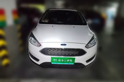 Ford Focus 2015, 42300 км, за 27735.71 CNY