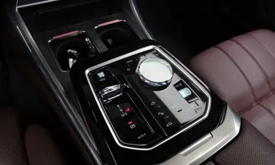 BMW 7-Series 2024, 42979 км, за 100500000 KRW - фото 9