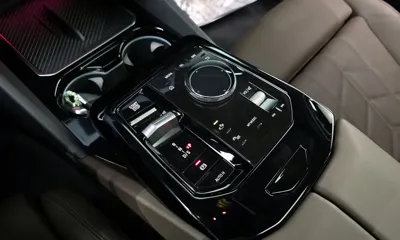 BMW 5-Series 2024, 26200 км, за 47300000 KRW - фото 9