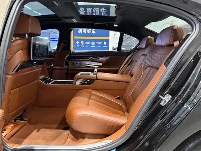 BMW 7 Series 2017, 100000 км, за 379799 CNY - фото 12
