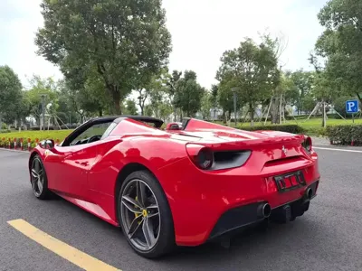 Ferrari 488 2018, 33000 км, за 1868000 CNY