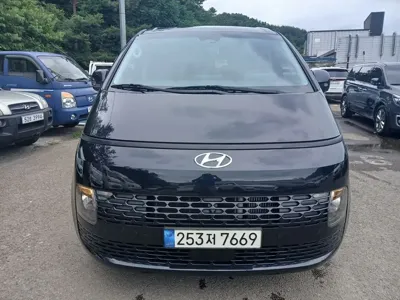 Hyundai Staria · 2023 год