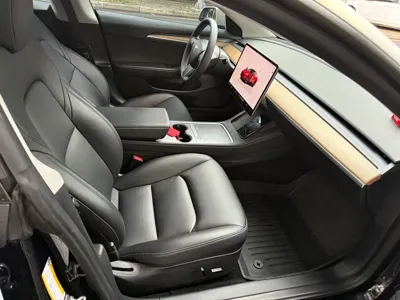 Tesla Model 3 2023, 117000 км, за 123800 CNY - фото 7