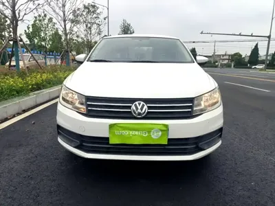 Volkswagen Santana 2021, 50300 км, за 37800 CNY