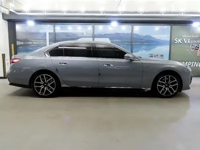 BMW i7 2023, 93441 км, за 109000000 KRW