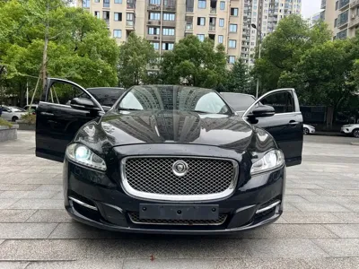 Jaguar XJ · 2012 год