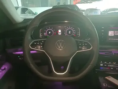 Volkswagen Passat 2023, 33400 км, за 119700 CNY - фото 11