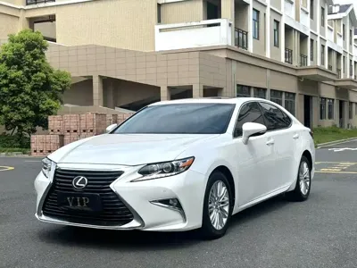 Lexus ES · 2017 год