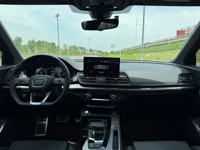 Audi Q5L 2023, 30000 км, за 199899 CNY - фото 8