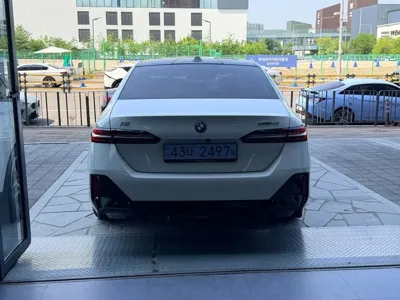 BMW i5 2025, 4566 км, за 74000000 KRW