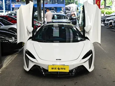 McLaren Artura 2025, 9200 км, за 1758000 CNY
