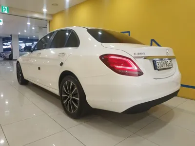 Mercedes-Benz C-Class 2019, 19430 км, за 24900000 KRW - фото 2