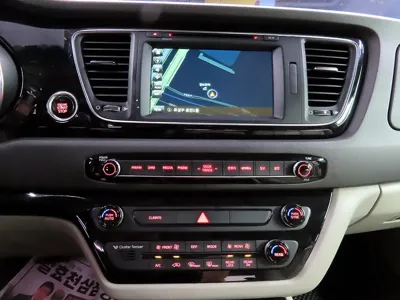 Kia Canival 2015, 201477 км, за 6800000 KRW - фото 17