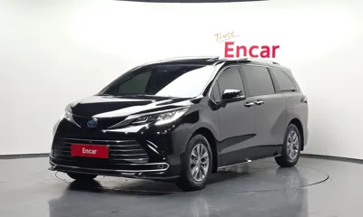 Toyota Sienna · 2024 год