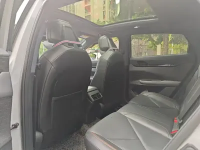 Changan UNI-V 2022, 30000 км, за 42000 CNY - фото 4