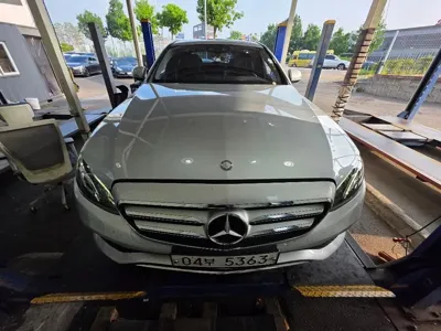 Mercedes-Benz E-Class · 2017 год