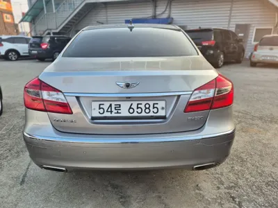 Hyundai Genesis 2012, 308003 км, за 2300000 KRW