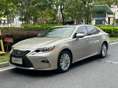 Lexus ES · 2017 год