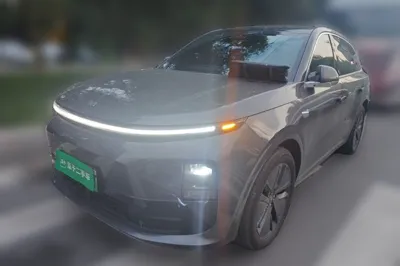 Li Auto L6 · 2024 год