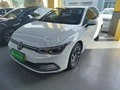 Volkswagen Golf · 2023 год