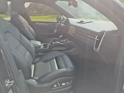 Porsche Cayenne Hybrid 2021, 48000 км, за 388000 CNY - фото 12