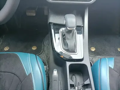 Ford Escort 2021, 56800 км, за 39200 CNY - фото 14