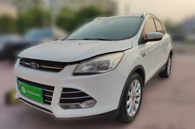 Ford Kuga · 2015 год