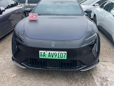Avatr Avatr 06 2025, 13000 км, за 129800 CNY
