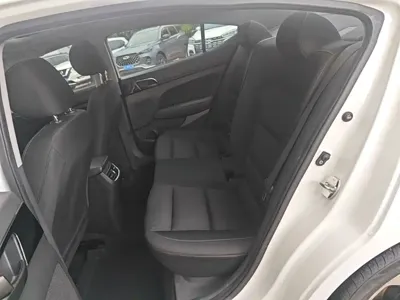 Hyundai Elantra 2019, 92800 км, за 41000 CNY - фото 17